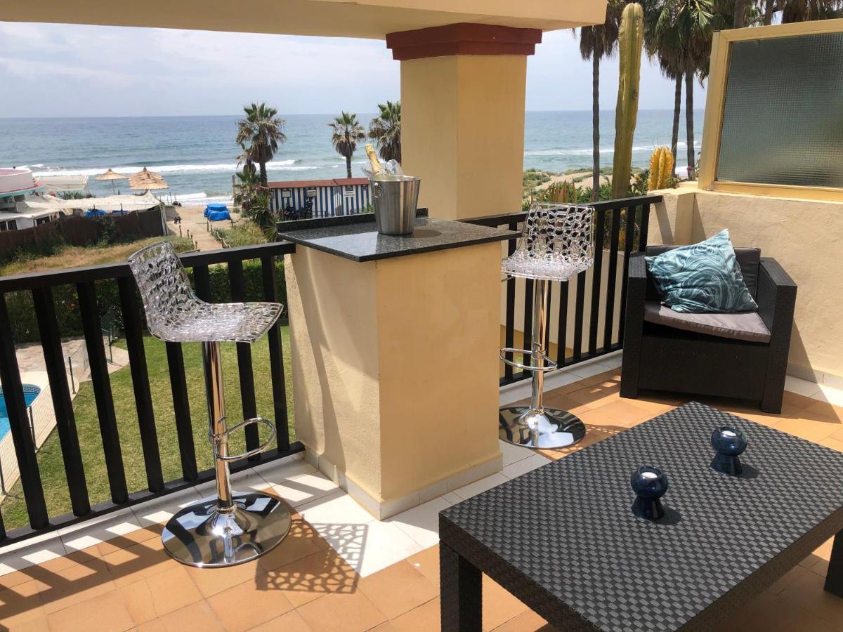 Beachfront Apartment - Sea Views - Марбелья Екстер'єр фото