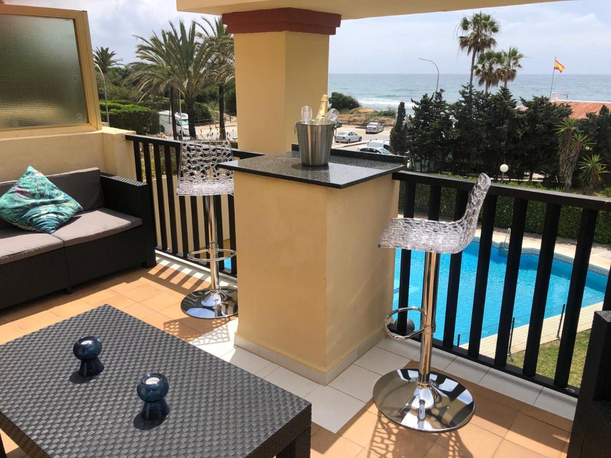 Beachfront Apartment - Sea Views - Марбелья Екстер'єр фото