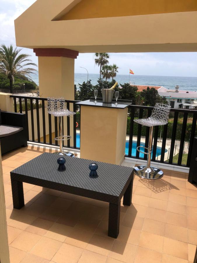 Beachfront Apartment - Sea Views - Марбелья Екстер'єр фото