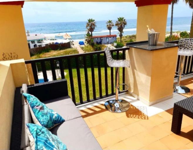 Beachfront Apartment - Sea Views - Марбелья Екстер'єр фото